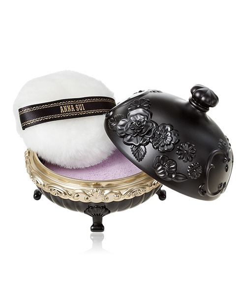 ANNA SUI COSMETICS（アナ スイ コスメティクス）の「ルース パウダー（レフィル）（フェイスパウダー・レディース・ライトパープル/ベージュ系1/ベージュ系2/ライトグリーン系・FREE）」の4枚目の写真