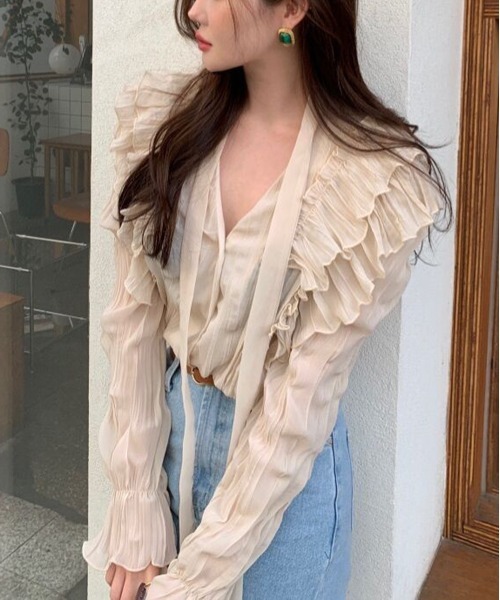 by muni:r（バイ ムニール）の「フリルストラップブラウス（シャツ/ブラウス・レディース・ベージュ/アイボリー・FREE）」の6枚目の写真