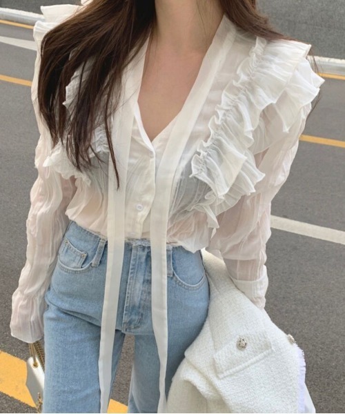 by muni:r（バイ ムニール）の「フリルストラップブラウス（シャツ/ブラウス・レディース・ベージュ/アイボリー・FREE）」の11枚目の写真