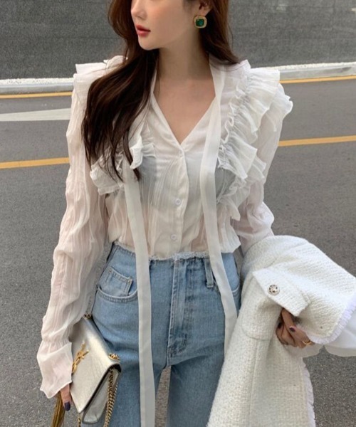 by muni:r（バイ ムニール）の「フリルストラップブラウス（シャツ/ブラウス・レディース・ベージュ/アイボリー・FREE）」の13枚目の写真