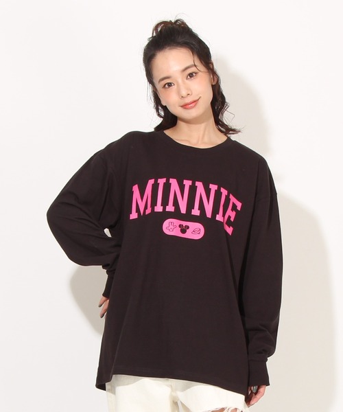 Disney(ディズニー)の「親子お揃い ディズニー カレッジロゴロンT 7277A(Tシャツ/カットソー・レディース・ブラック系1/チェリーピンク/イエロー×グリーン/ブラック系2・S/XL/L/M)」の2枚目の写真
