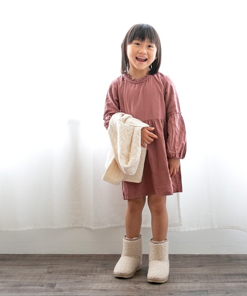 mooimooi(モーイモーイ)の「撥水 キッズムートンブーツ(ブーツ・キッズ・チャコールグレー/ブラック/ベージュ/キャメル/ダークブラウン/ブルー/スモークピンク/アニマル/アイボリー系・16.0cm/17.0cm/18.0cm/19.0cm/20.0cm/21.0cm)」の13枚目の写真