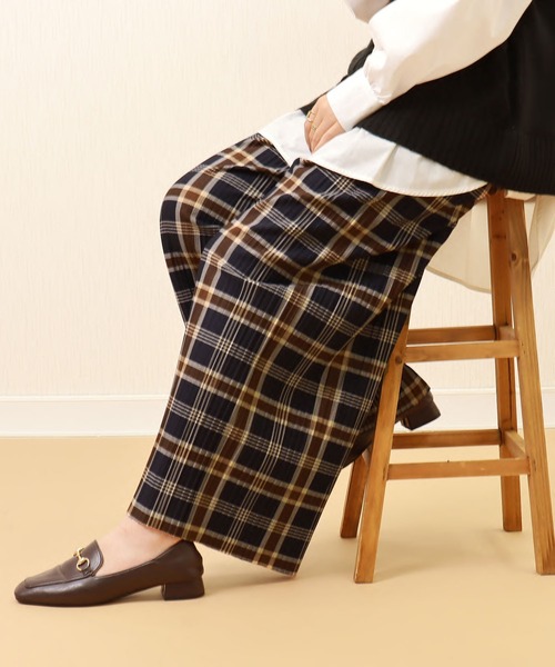 libelle more(リベル モア)の「チェック柄 裏起毛プリーツパンツ(スラックス・レディース・ネイビー・M)」の3枚目の写真