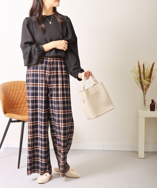 libelle more(リベル モア)の「チェック柄 裏起毛プリーツパンツ(スラックス・レディース・ネイビー・M)」の20枚目の写真