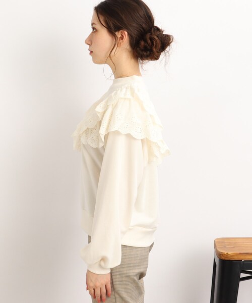 Cutie Blonde（キューティーブロンド）の「◆【360度 映える】レースフリル スウェット（スウェット・レディース・ブラック/ホワイト系/ピンク系・02/03）」の5枚目の写真