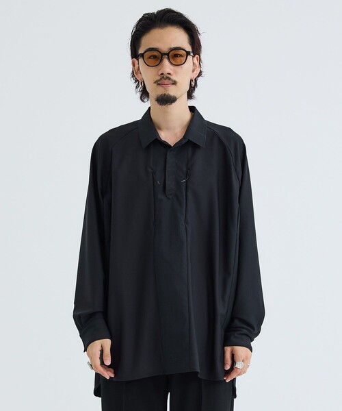 WHITE MOUNTAINEERING（ホワイトマウンテニアリング）の「TECH RAGLAN