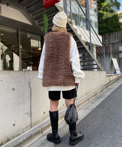 CIAOPANIC（チャオパニック）の「ボリュームファーベスト（ベスト・レディース・オフホワイト/モカ・FREE）」の13枚目の写真