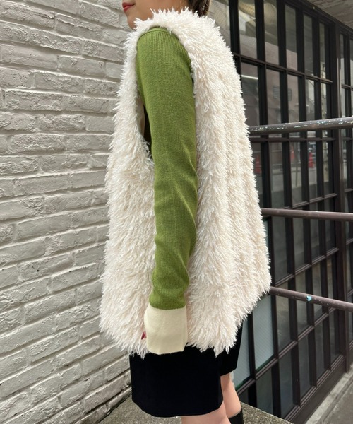 CIAOPANIC（チャオパニック）の「ボリュームファーベスト（ベスト・レディース・オフホワイト/モカ・FREE）」の10枚目の写真