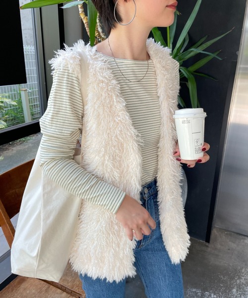 CIAOPANIC（チャオパニック）の「ボリュームファーベスト（ベスト・レディース・オフホワイト/モカ・FREE）」の14枚目の写真