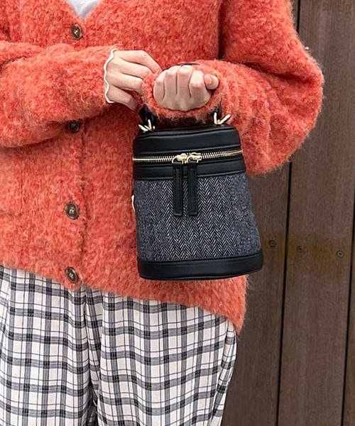 un dix cors（アンディコール）の「コーデが華やぐ　バニティバッグ（ハンドバッグ・レディース・ブラック/レッド/ベージュ・FREE）」の4枚目の写真