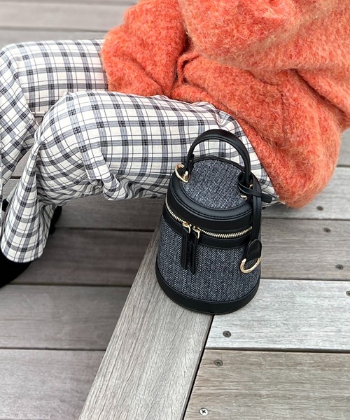 un dix cors（アンディコール）の「コーデが華やぐ　バニティバッグ（ハンドバッグ・レディース・ブラック/レッド/ベージュ・FREE）」の15枚目の写真