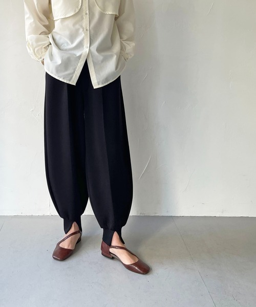 CLEIO（クレイオ）の「【CLEIO】ボリュームスリットパンツ（その他パンツ・レディース・ライトベージュ/ブラック・S/M）」の2枚目の写真