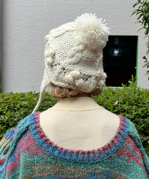 CIAOPANIC（チャオパニック）の「ボンボン付きハンド編みニットバラクラバ/ニットキャップ（ニットキャップ/ビーニー・レディース・オフホワイト/ボルドー/ブラウン・FREE）」の4枚目の写真