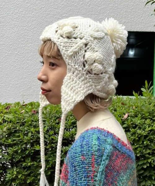 CIAOPANIC（チャオパニック）の「ボンボン付きハンド編みニットバラクラバ/ニットキャップ（ニットキャップ/ビーニー・レディース・オフホワイト/ボルドー/ブラウン・FREE）」の22枚目の写真
