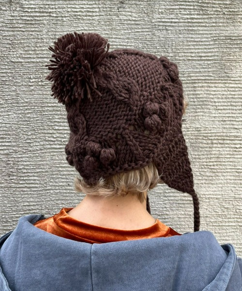 CIAOPANIC（チャオパニック）の「ボンボン付きハンド編みニットバラクラバ/ニットキャップ（ニットキャップ/ビーニー・レディース・オフホワイト/ボルドー/ブラウン・FREE）」の5枚目の写真
