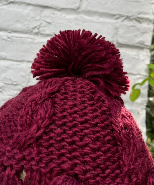 CIAOPANIC（チャオパニック）の「ボンボン付きハンド編みニットバラクラバ/ニットキャップ（ニットキャップ/ビーニー・レディース・オフホワイト/ボルドー/ブラウン・FREE）」の18枚目の写真