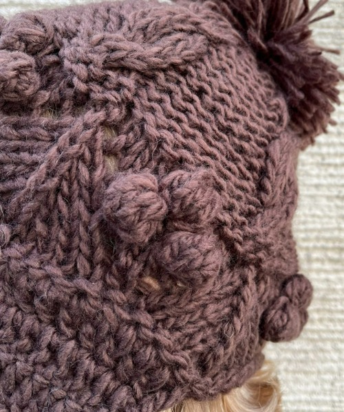 CIAOPANIC（チャオパニック）の「ボンボン付きハンド編みニットバラクラバ/ニットキャップ（ニットキャップ/ビーニー・レディース・オフホワイト/ボルドー/ブラウン・FREE）」の13枚目の写真