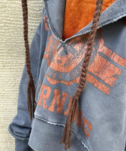 CIAOPANIC（チャオパニック）の「ボンボン付きハンド編みニットバラクラバ/ニットキャップ（ニットキャップ/ビーニー・レディース・オフホワイト/ボルドー/ブラウン・FREE）」の10枚目の写真