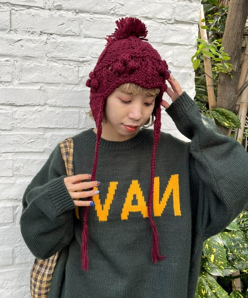 CIAOPANIC（チャオパニック）の「ボンボン付きハンド編みニットバラクラバ/ニットキャップ（ニットキャップ/ビーニー・レディース・オフホワイト/ボルドー/ブラウン・FREE）」の6枚目の写真