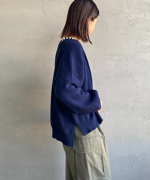 JEANS FACTORY （ジーンズファクトリー）の「[MAISON DE L'ALLURE/メゾンドゥラリュール] パールデザイン ニットカーディガン（ニット/セーター・レディース・ネイビー/ブラック/オフホワイト・F）」の19枚目の写真