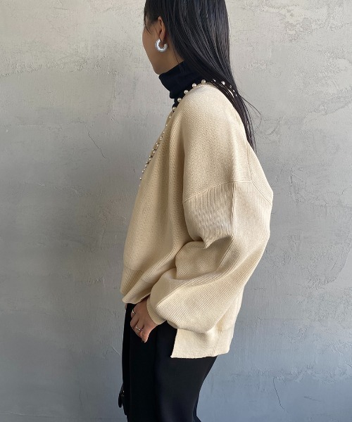 JEANS FACTORY （ジーンズファクトリー）の「[MAISON DE L'ALLURE/メゾンドゥラリュール] パールデザイン ニットカーディガン（ニット/セーター・レディース・ネイビー/ブラック/オフホワイト・F）」の4枚目の写真