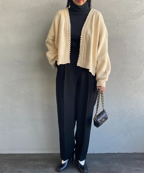 JEANS FACTORY （ジーンズファクトリー）の「[MAISON DE L'ALLURE/メゾンドゥラリュール] パールデザイン ニットカーディガン（ニット/セーター・レディース・ネイビー/ブラック/オフホワイト・F）」の8枚目の写真