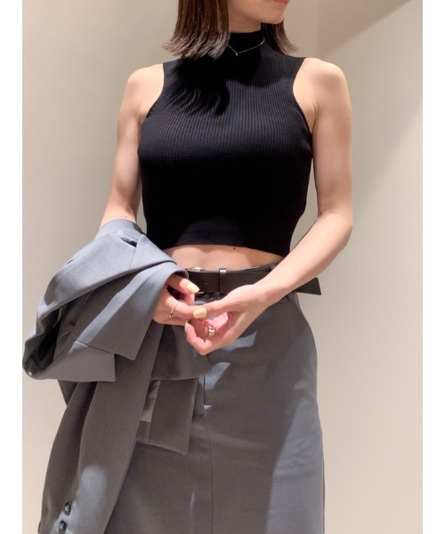 SNIDEL(スナイデル)の「クロップドニットタンクトップ(タンクトップ・レディース・ホワイト/ブラック/サックスブルー/モカ・FREE)」の3枚目の写真