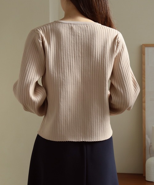 TRUDEA(トルディア)の「スポンディッシュメタル釦リブカーディガン(カーディガン/ボレロ・レディース・ネイビー/モカ/ホワイト・MEDIUM/LARGE)」の6枚目の写真
