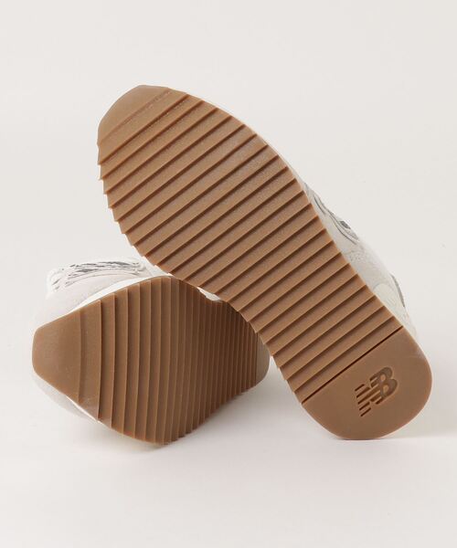 NEW BALANCE（ニューバランス）の「574+（スニーカー・レディース・オフホワイト/ブラック/グレー・25.0cm/24.5cm/23.5cm/24.0cm/22.0cm/23.0cm/22.5cm）」の16枚目の写真