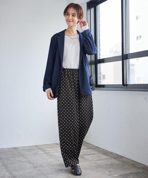 LEPSIM（レプシィム）の「ツヤサテンガライージーパンツ　179314（その他パンツ・レディース・ベージュ系その他/ベージュ系その他2/ブラック系その他/ブルー系その他・FREE）」の8枚目の写真