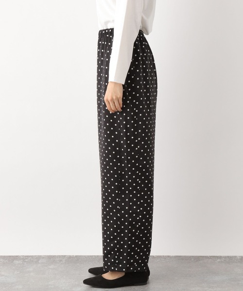 LEPSIM（レプシィム）の「ツヤサテンガライージーパンツ　179314（その他パンツ・レディース・ベージュ系その他/ベージュ系その他2/ブラック系その他/ブルー系その他・FREE）」の22枚目の写真