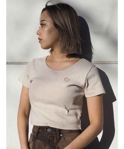 EVRIS（エヴリス）の「SUNNYショートTシャツ（Tシャツ/カットソー・レディース・ベージュ/ピンク/ブラック/ホワイト/グリーン/ブルー/パープル・FREE）」の22枚目の写真