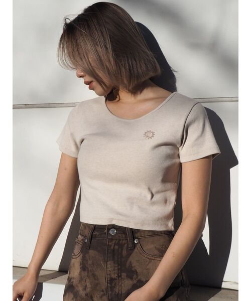 EVRIS（エヴリス）の「SUNNYショートTシャツ（Tシャツ/カットソー・レディース・ベージュ/ピンク/ブラック/ホワイト/グリーン/ブルー/パープル・FREE）」の17枚目の写真