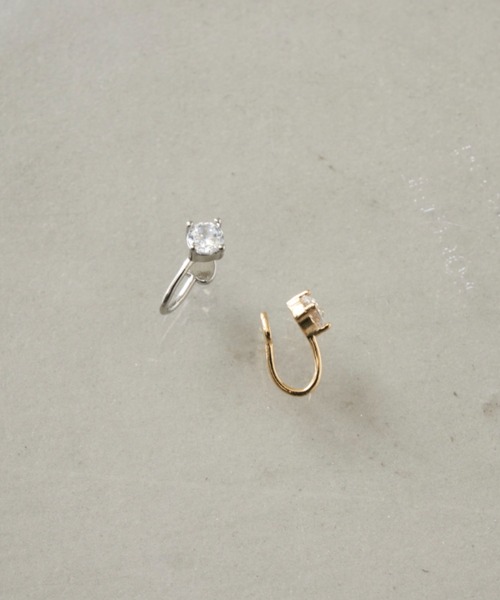 Auntie Rosa Holiday（アンティローザホリデー）の「クリスタルトラカフ（イヤーカフ・レディース・ゴールド/シルバー・FREE）」の3枚目の写真