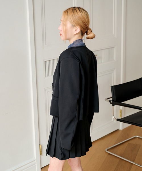 UNE MANSION（ユヌマンション）の「パステルカラークロップドノーカラージャケット（ノーカラージャケット・レディース・ブラック/ホワイト/ピンク/ライトグリーン・FREE）」の6枚目の写真