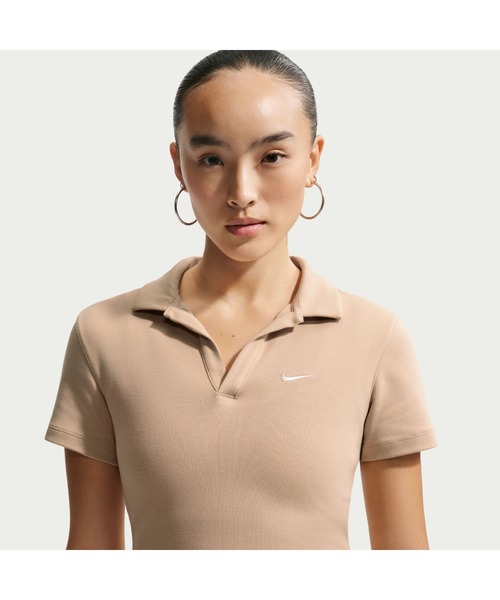 NIKE（ナイキ）の「NIKE/ナイキ WS NSW エッセンシャル S/S ポロシャツ（ポロシャツ・レディース・ブラック/ホワイト/オフホワイト/ライトブルー/ブルー系その他/ホワイト系その他/オレンジ/ベージュ・M/L/XL/S）」の16枚目の写真