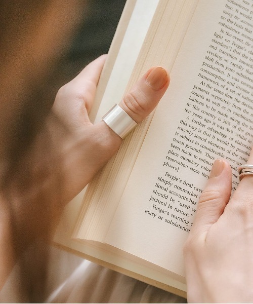 Ops.（オプス）の「マット アクセサリー リング レディース シルバー925 シンプル ワイド【TORONC トロン】（リング・レディース・シルバー/イエローゴールド・11号/9号/13号/17号/7号/15号）」の5枚目の写真