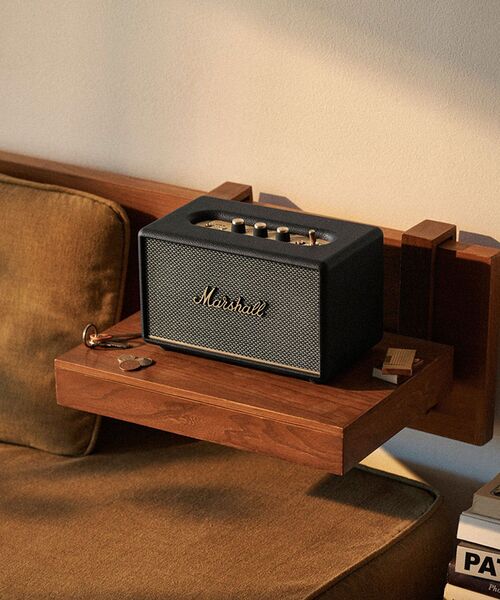 Marshall（マーシャル）の「Marshall BTスピーカー ACTON3（生活家電・レディース・ホワイト/ブラック/ブラウン/グレー系その他・ﾌﾘ-）」の2枚目の写真