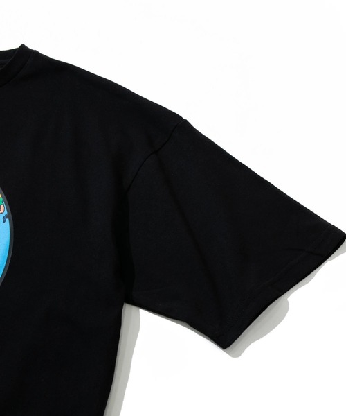 SMILEY FACE(スマイリーフェイス)の「SMILEY FACE/スマイリーフェイス アーススマイルTEE(Tシャツ/カットソー・メンズ・ホワイト/ブラック・MEDIUM/LARGE)」の4枚目の写真