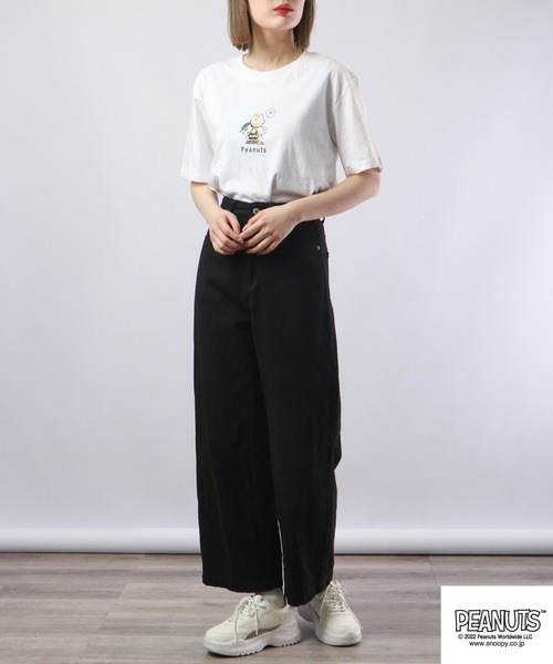 PEANUTS(ピーナッツ)の「PEANUTS スヌーピー 半袖 Tシャツ(Tシャツ/カットソー・レディース・ホワイト系その他/ブラック系その他/杢グレー/ブルーグレー/オートミール/ブラック系その他2/ネイビー系/ブラック/オフホワイト/カーキ/ベージュ/レッド/ホワイト/ネイビー/ピンクベージュ・M/L/LL)」の18枚目の写真