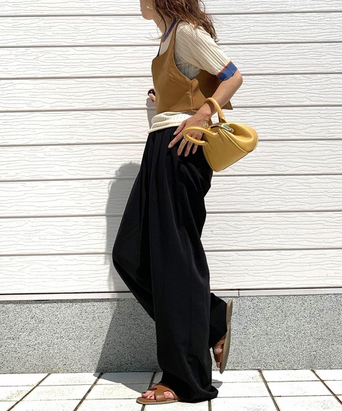 Q（キュー）の「Vカッティング ショートビスチェ（ベスト・レディース・ブラック/キャメル・ONE SIZE）」の5枚目の写真