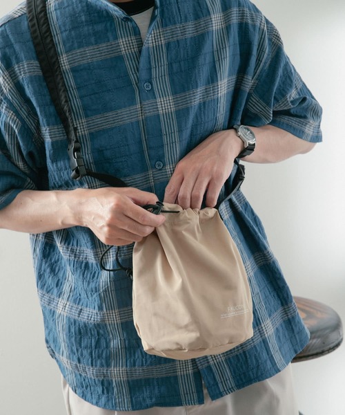 ITEMS URBANRESEARCH（アイテムズ アーバンリサーチ）の「2way キンチャクショルダー（ショルダーバッグ・メンズ・ブラック/アニマル/ベージュ・-）」の3枚目の写真