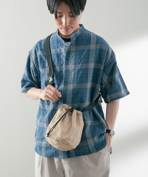 ITEMS URBANRESEARCH（アイテムズ アーバンリサーチ）の「2way キンチャクショルダー（ショルダーバッグ・メンズ・ブラック/アニマル/ベージュ・-）」の4枚目の写真