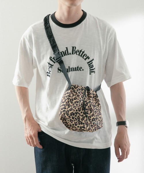 ITEMS URBANRESEARCH（アイテムズ アーバンリサーチ）の「2way キンチャクショルダー（ショルダーバッグ・メンズ・ブラック/アニマル/ベージュ・-）」の6枚目の写真