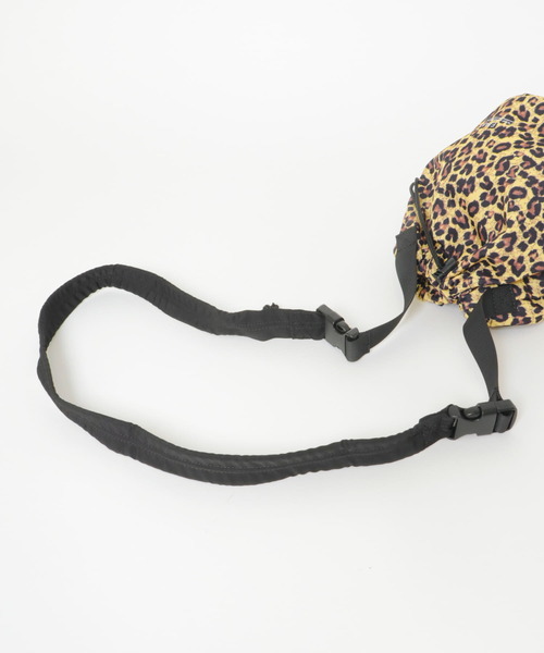 ITEMS URBANRESEARCH（アイテムズ アーバンリサーチ）の「2way キンチャクショルダー（ショルダーバッグ・メンズ・ブラック/アニマル/ベージュ・-）」の12枚目の写真