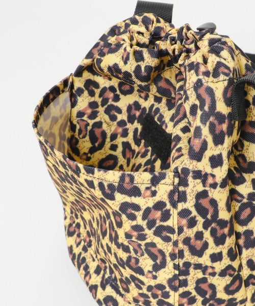 ITEMS URBANRESEARCH（アイテムズ アーバンリサーチ）の「2way キンチャクショルダー（ショルダーバッグ・メンズ・ブラック/アニマル/ベージュ・-）」の13枚目の写真