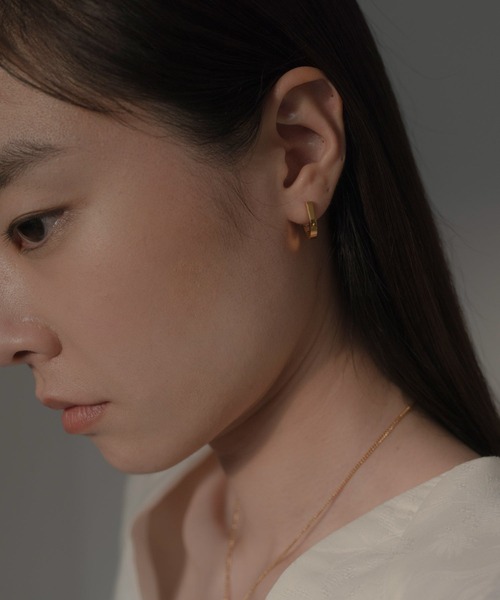 novice（ノーヴィス）の「【novice】U Hoop Pierce［Stainless］（ピアス（両耳用）・レディース・シルバー/ゴールド・FREE）」の4枚目の写真