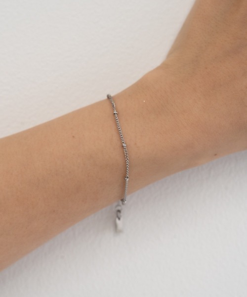 ebine(エビネ)の「Dot Chain Bracelet 金属アレルギー対応 サージカルステンレス(ブレスレット・レディース・ゴールド/ピンクゴールド/シルバー・FREE)」の2枚目の写真