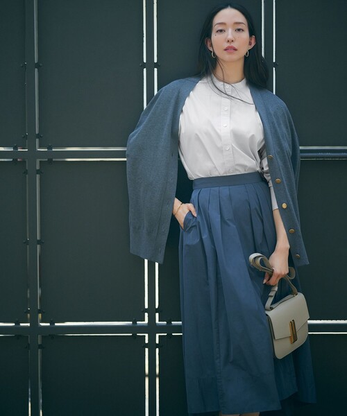 23区(ニジュウサンク)の「【洗える】シルクコットン カーディガン(カーディガン/ボレロ・レディース・ライトグレー系/ブラック系/ダルブルー系/ベージュ系・32)」の11枚目の写真