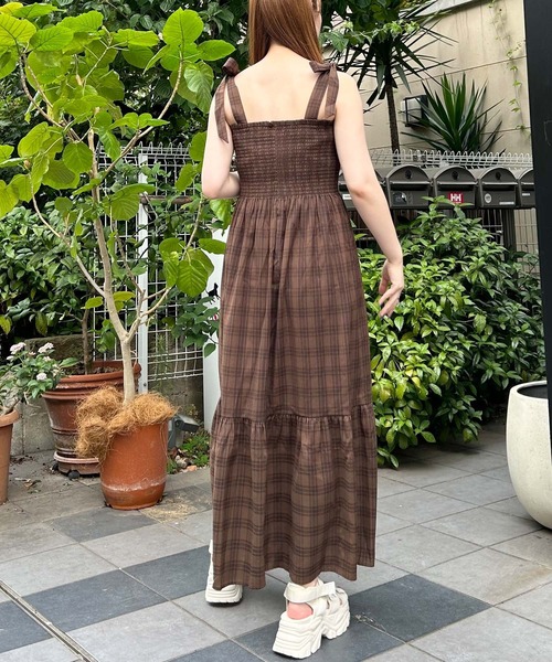 INGNI(イング)の「肩リボンシャーリングチェック柄ワンピース(ワンピース・レディース・ブラック系/ブラウン系その他2・M)」の12枚目の写真